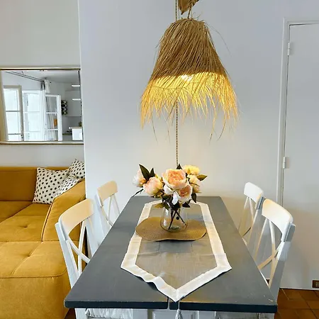 Rénové Avec Balcon Dans Port Grimaud, Parking Inclus - Fr-1-868-11 *