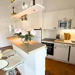 Rénové Avec Balcon Dans Port Grimaud, Parking Inclus - Fr-1-868-11 Apartamento