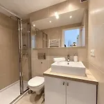 Apartamento Rénové Avec Balcon Dans Port Grimaud, Parking Inclus - Fr-1-868-11