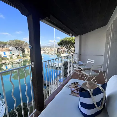 Renove Avec Balcon Dans Port Grimaud, Parking Inclus - Fr-1-868-11 *