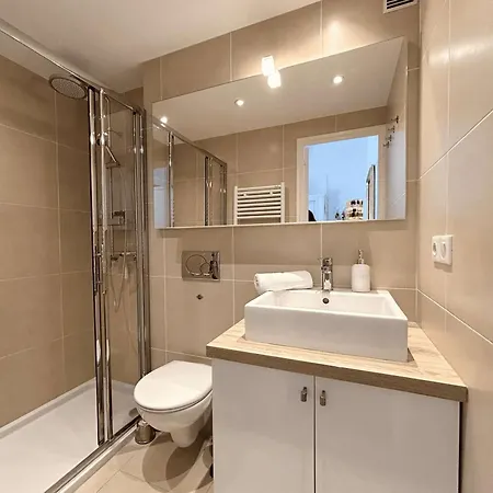 Apartament Renove Avec Balcon Dans Port Grimaud, Parking Inclus - Fr-1-868-11