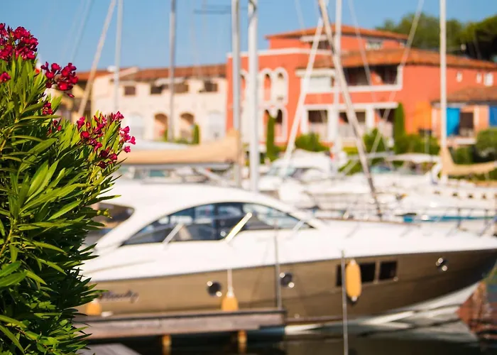 Διαμέρισμα Renove Avec Balcon Dans Port Grimaud, Parking Inclus - Fr-1-868-11 Grimaud