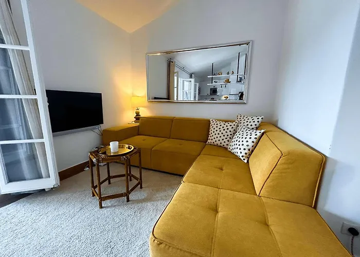 Renove Avec Balcon Dans Port Grimaud, Parking Inclus - Fr-1-868-11 Grimaud