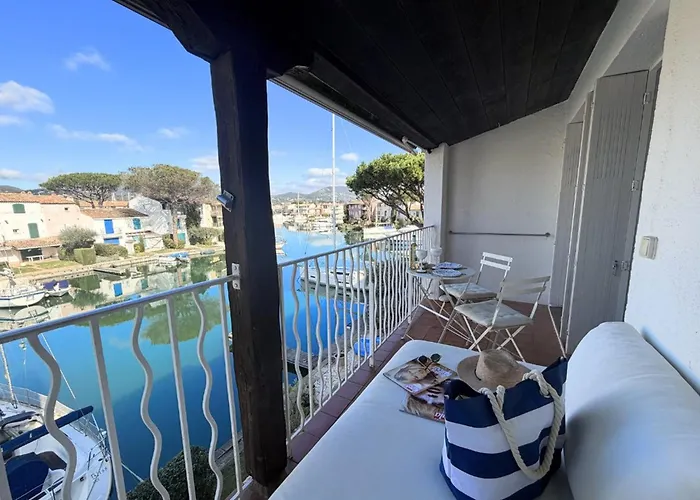 Renove Avec Balcon Dans Port Grimaud, Parking Inclus - Fr-1-868-11 *